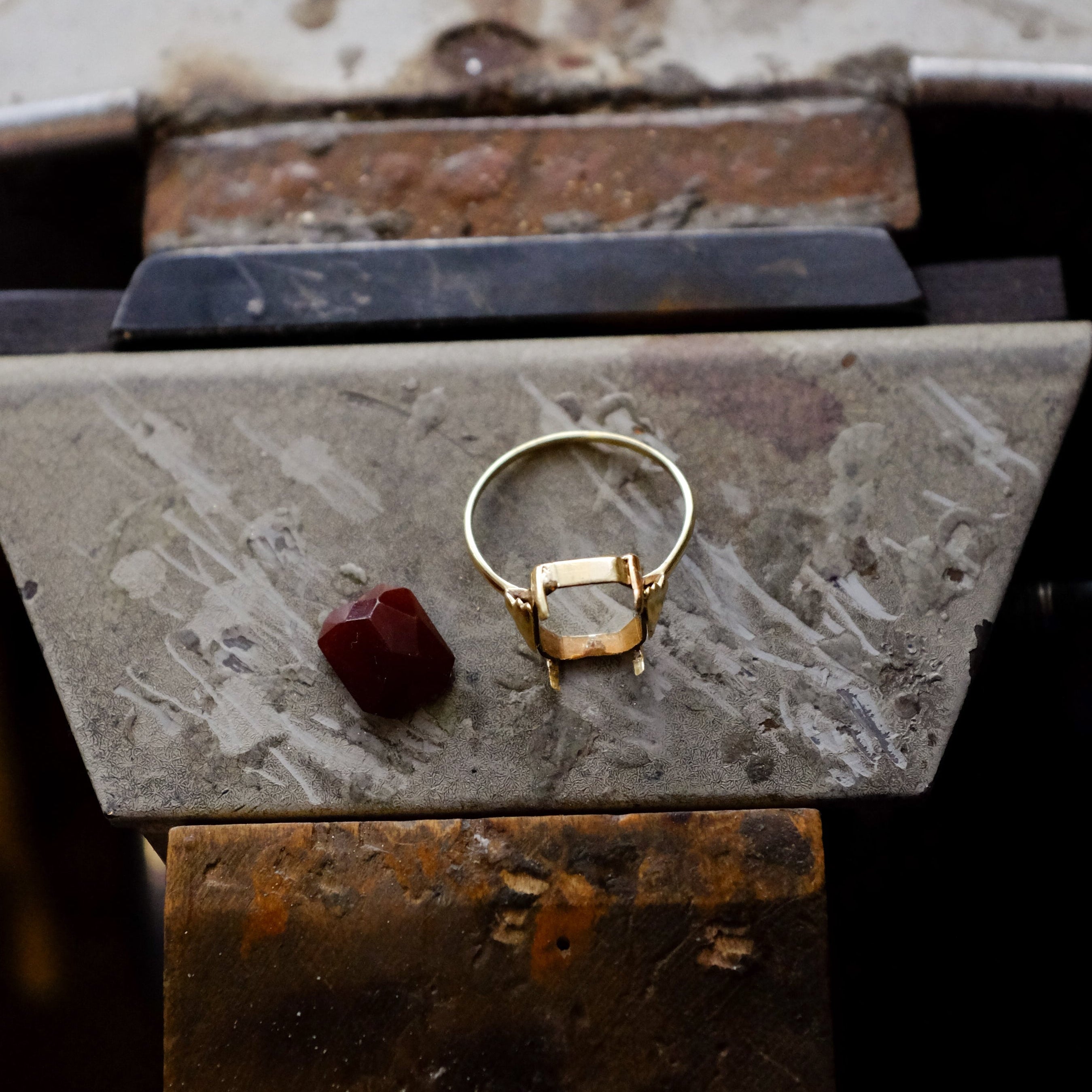 VINTAGE RING